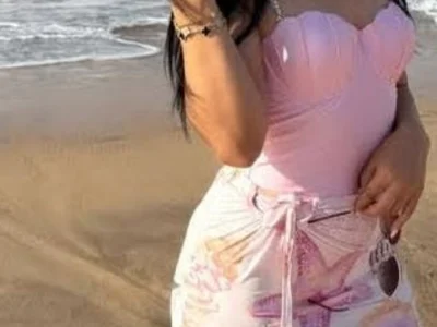 Nora_arabi Female Topless Nude Cam