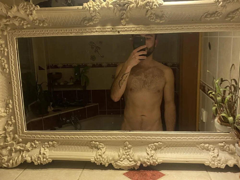 Dxnnis0702's Offline XXX Chat