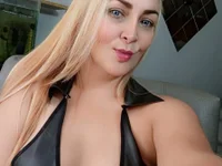 adriana_p25's webcam live show