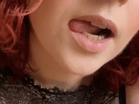 Promiscuous-PoppyX's Offline Chat Room
