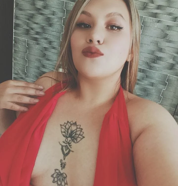Julietta_moort's Offline XXX Chat