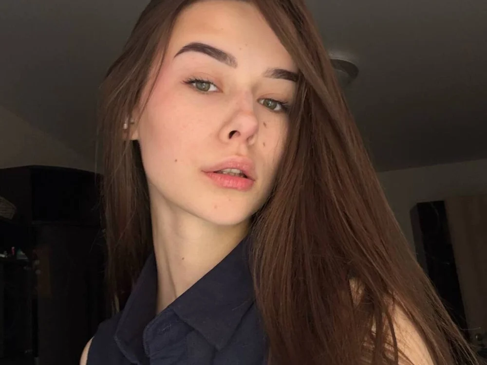 Molly_Akolly offline chatrum