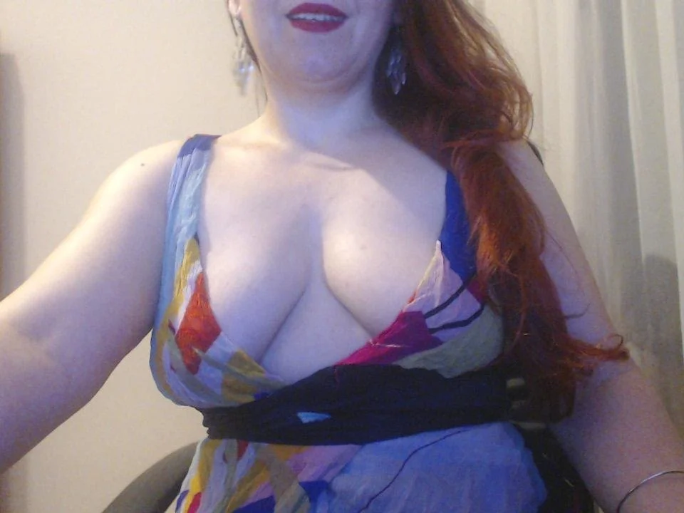 NymphoQueenn offline XXX-chatje