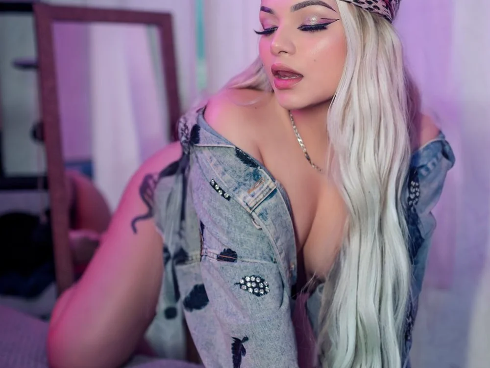 Chat XXX offline de Honniewhitee_