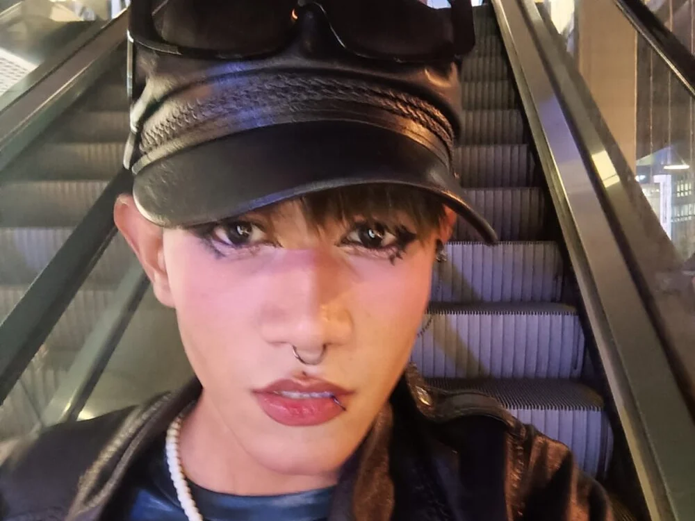 andrew_uwu_ offline XXX-chatje