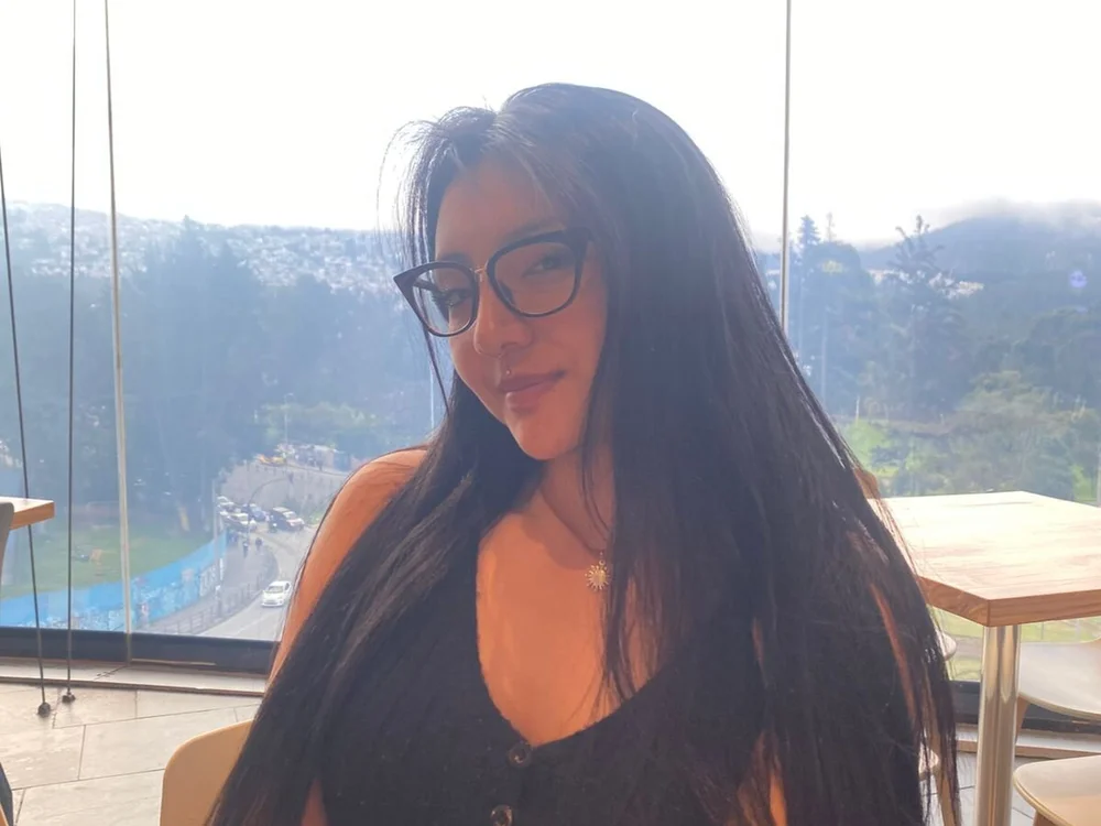 mia_moondark's Offline Chat Room