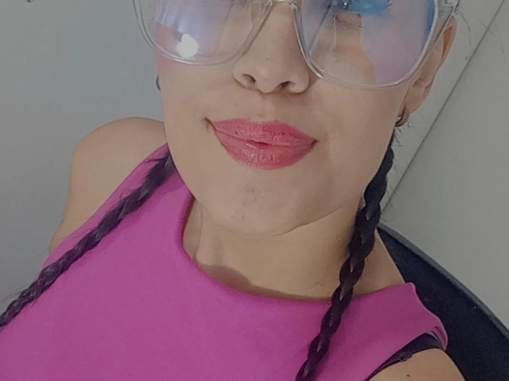 madeline_2014's Offline Chat Room
