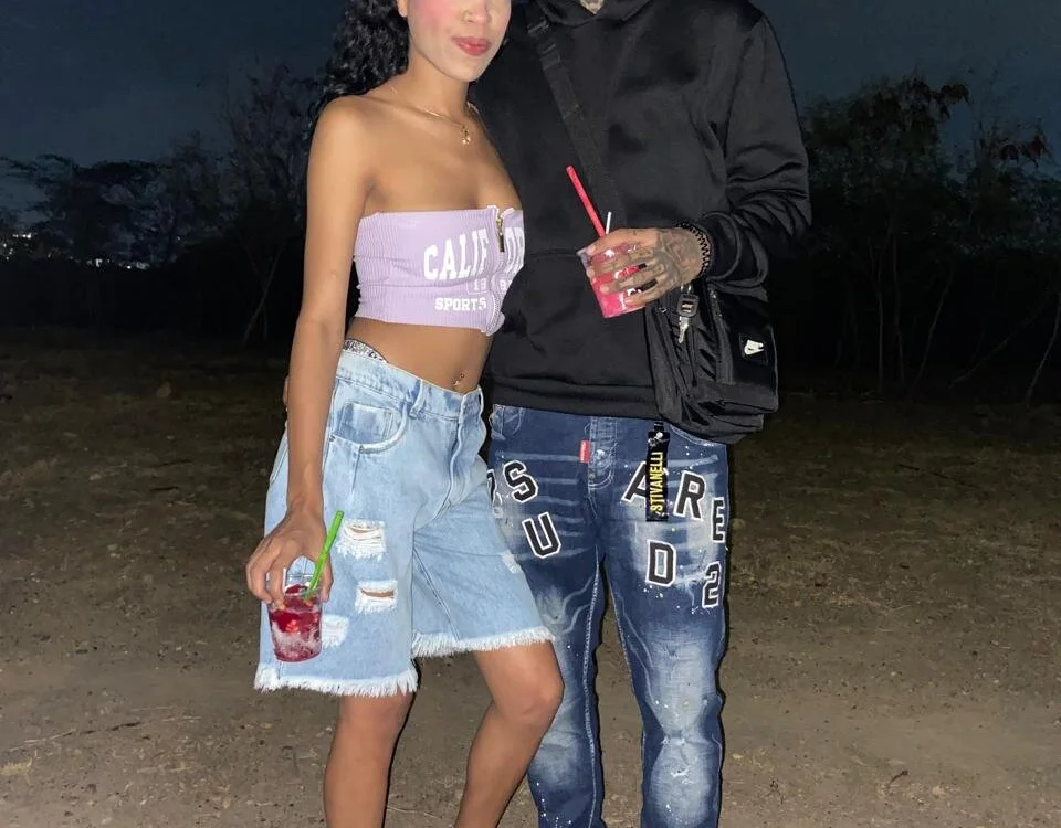 Hot_destructionXxx18 Offline XXX-chat