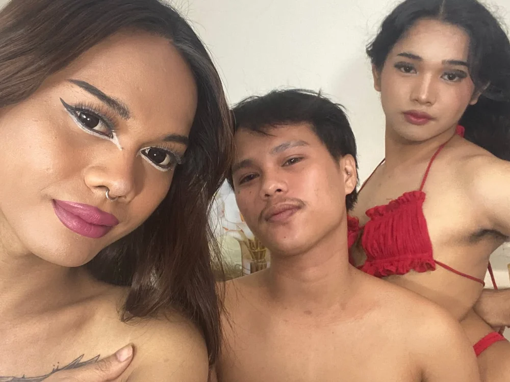 MaterialThreesomexxx cam model