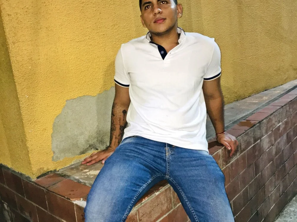 Dereck_brow offline chatrum