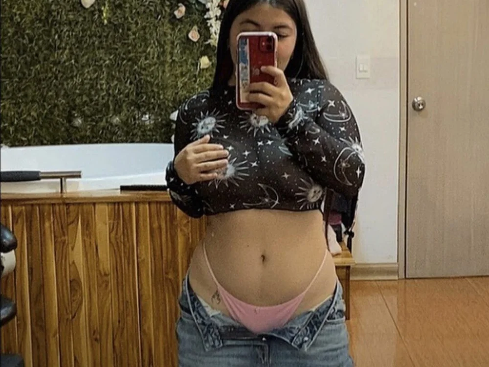 Arianna_Jhonson অফলাইন চ্যাট রুম