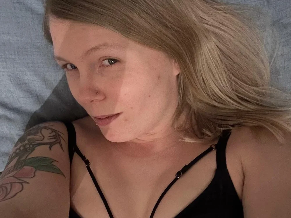 MILFVex's Offline Chat Room
