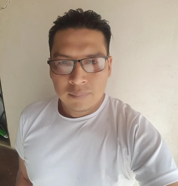 Javicho1988's Offline Chat Room