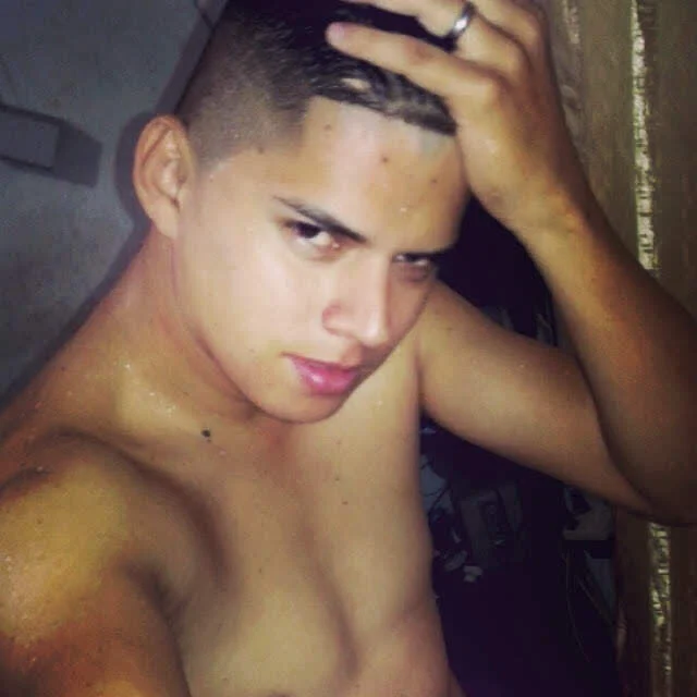 CaetanoZuluaga Offline XXX Chat