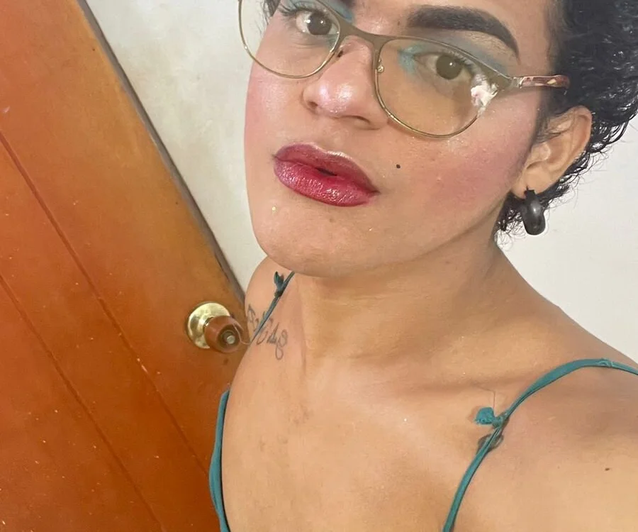 camtranssexy69's Offline XXX Chat