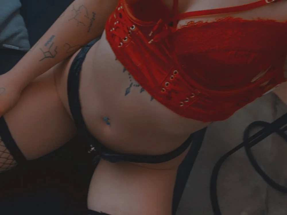 RealLadyDianna's Offline XXX Chat