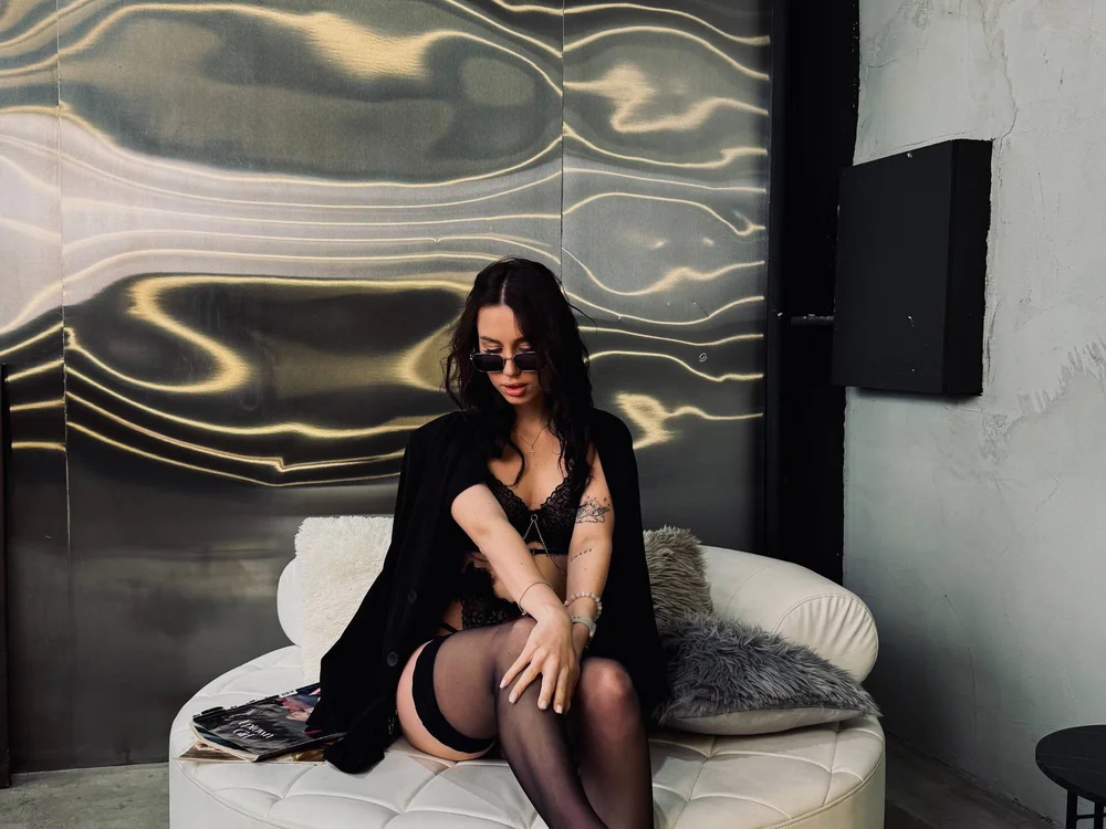 Crystal_Girl__