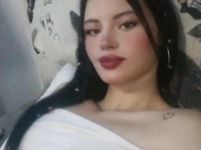 Yuranig Female Mediumhair Cam Striptease