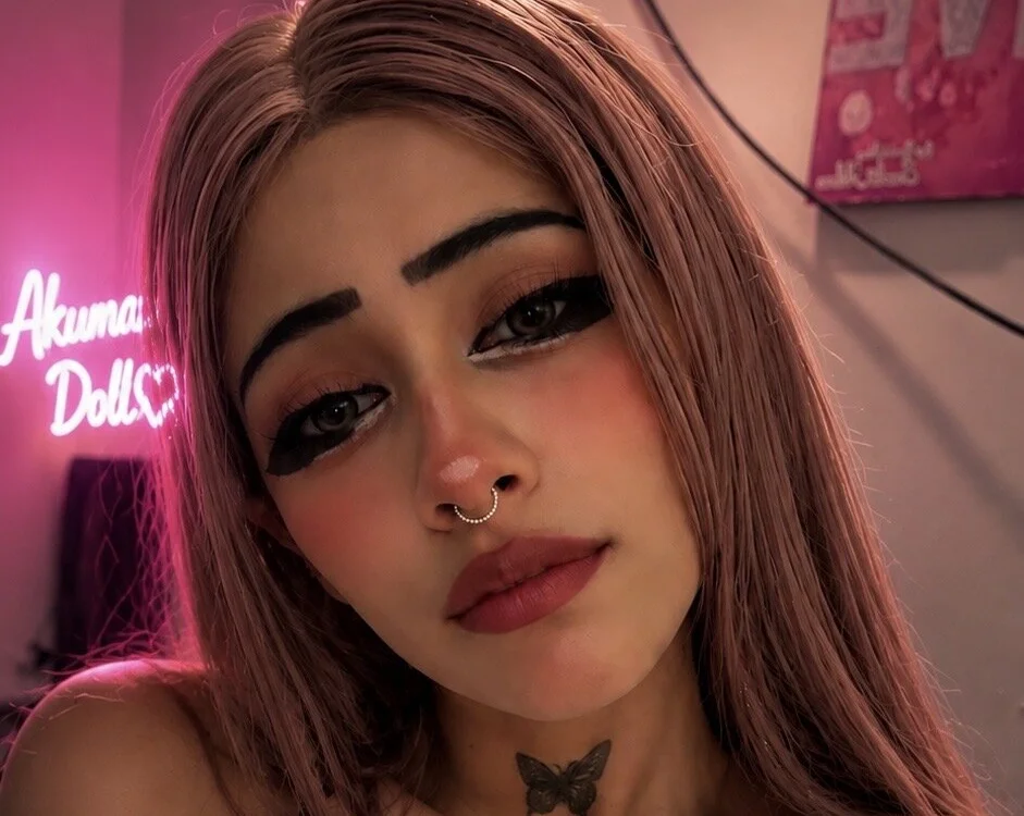 AkumaDoll_'s Offline XXX Chat
