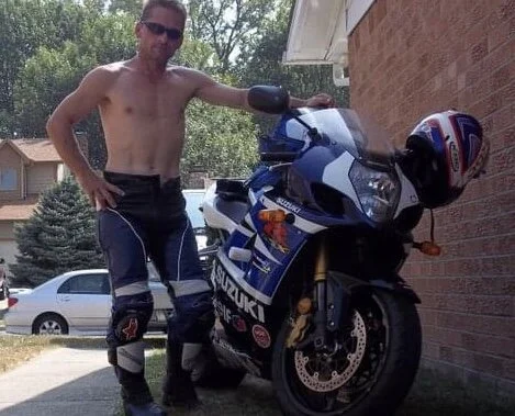 Офлайн-чат XXX robbisoxrides