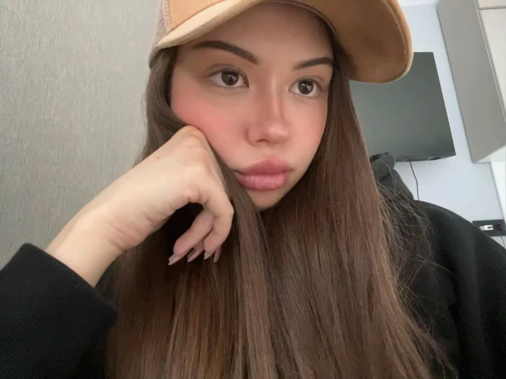 Melisa_ugly's Offline XXX Chat