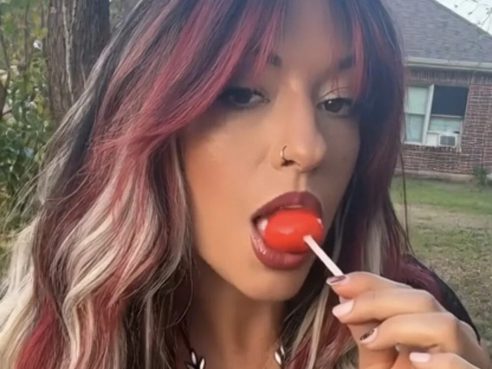 Trophy_Milf – Offline XXX chat