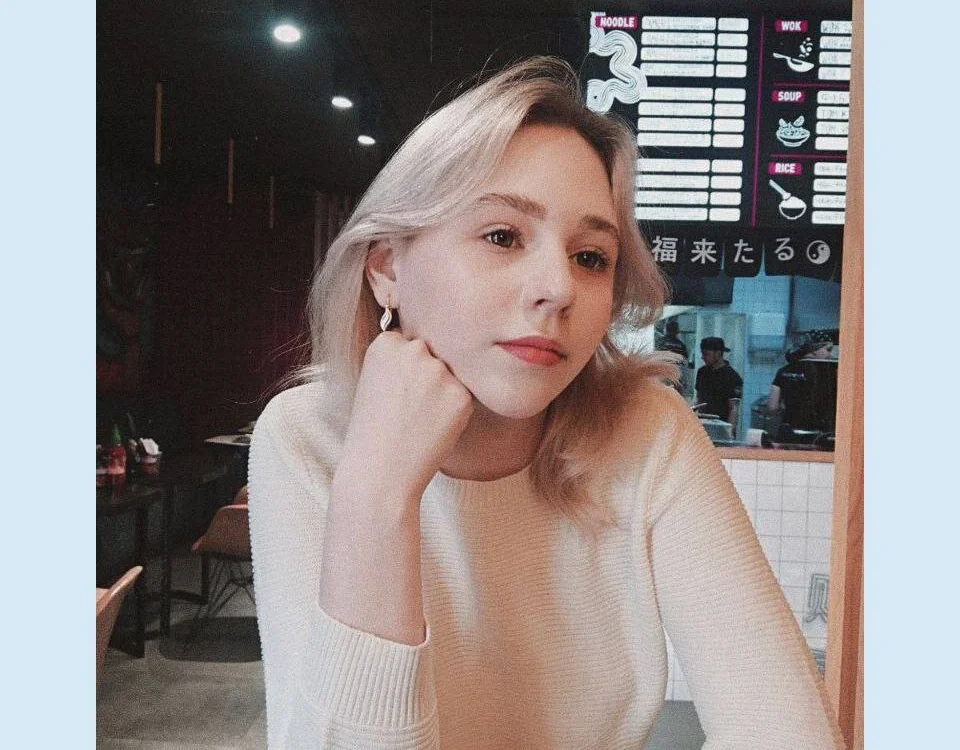 ChloeLewishh Adlı Modelin Çevrimdışı XXX Sohbeti