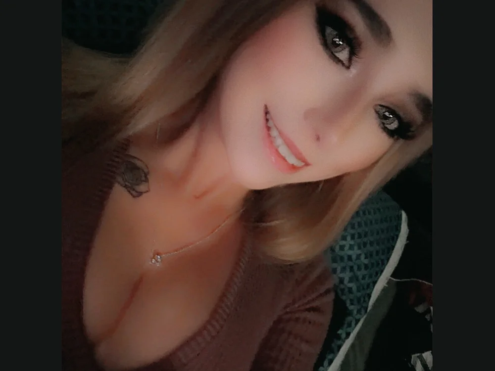 yourfavgirlduh77