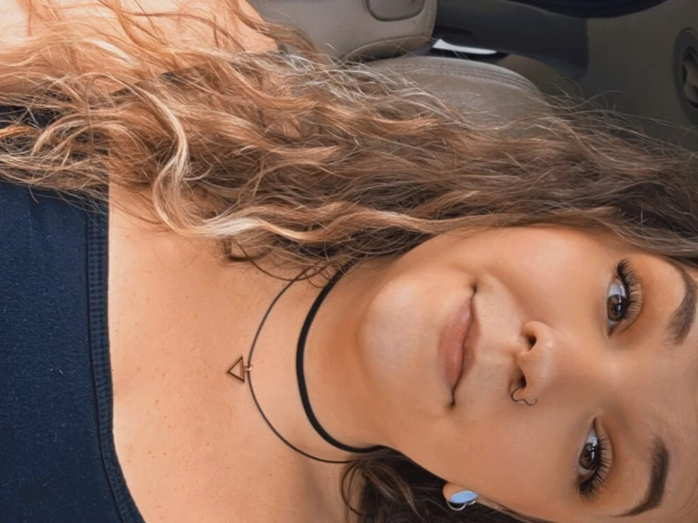 دردشة GoddessNikolia الجنسية دون اتصال