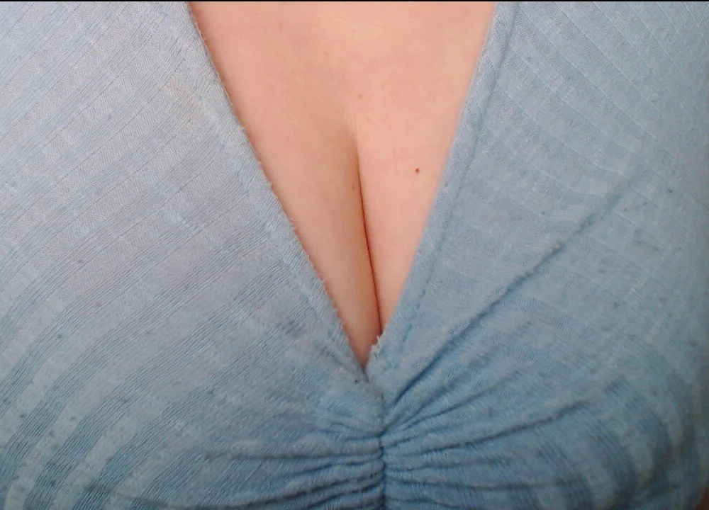 Hot_Melonss_'s Offline Chat Room