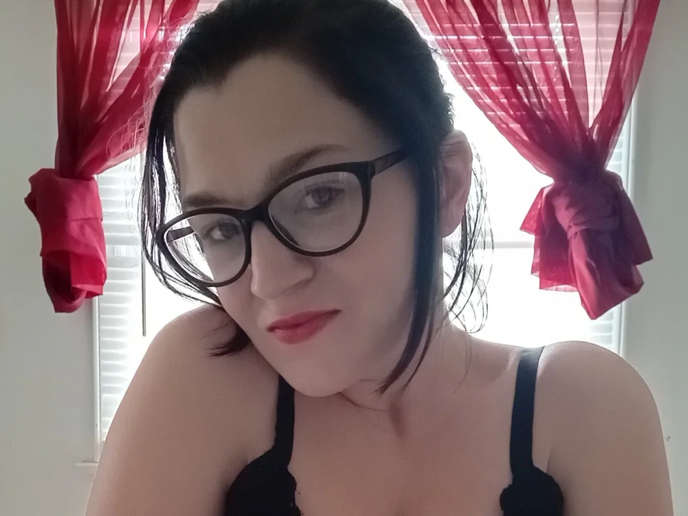 Lada_Phoenix's Offline Chat Room