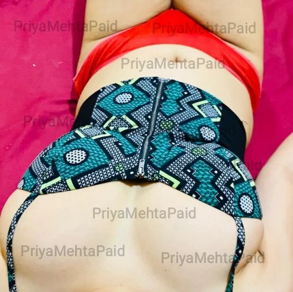 Offline chatovací místnost PriyaMehtaPaid