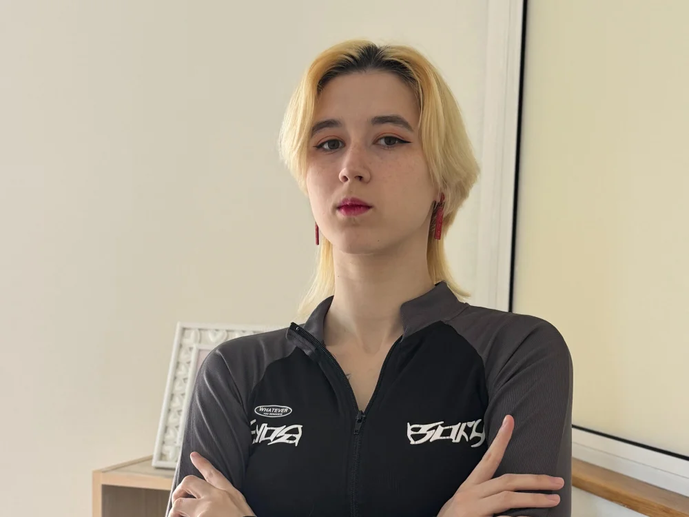 AinsleyBarris offline chatrum