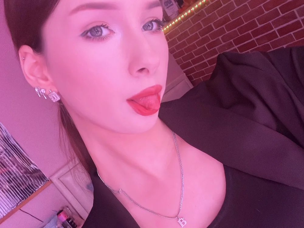Amelia_Elly offline chatrum