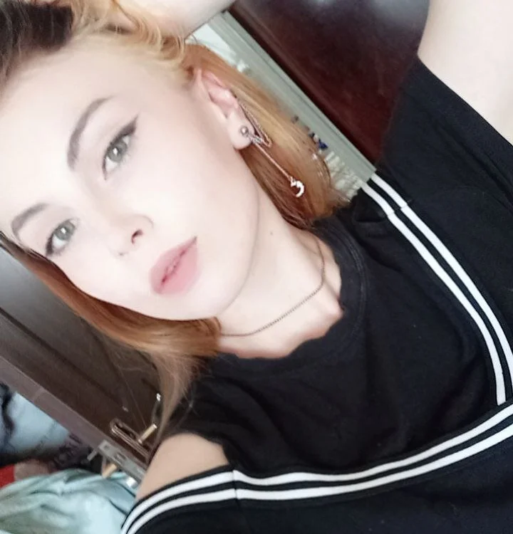 Offline chatovac í místnost Unique_Girl