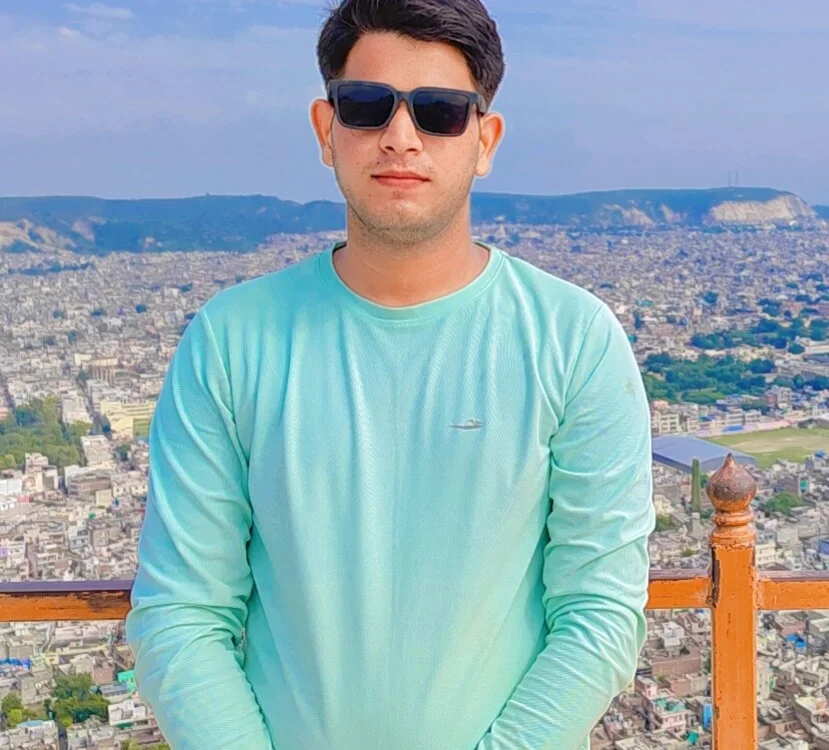 cover photo of desi_dickmen