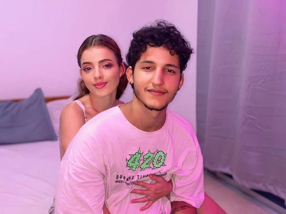 AresAndSofia's Offline XXX Chat