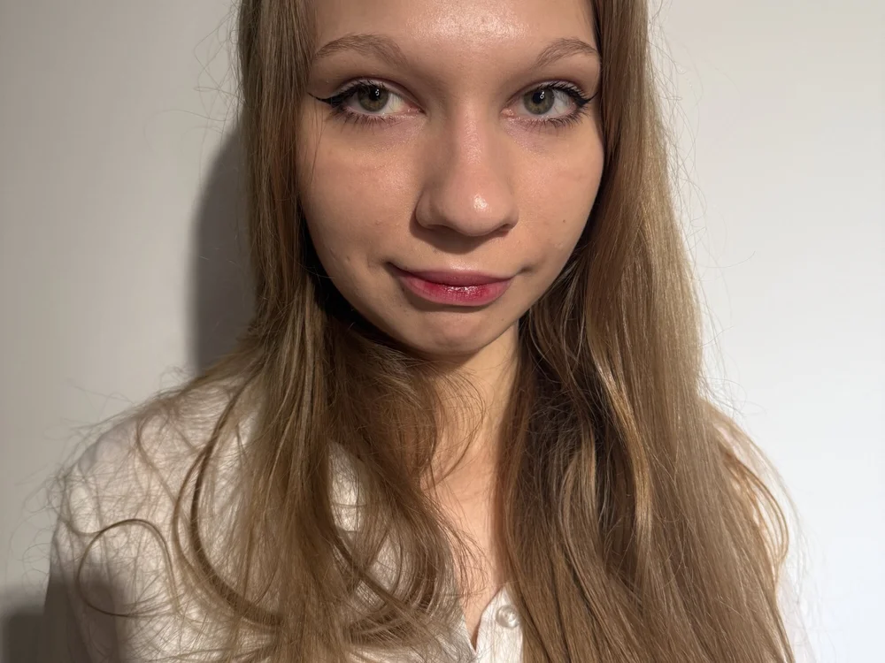 AnnaAlmos' Offline Chat Room