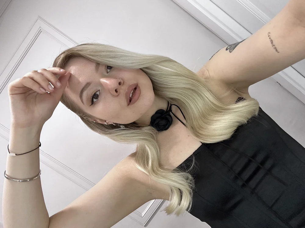 SaraScoott's Offline XXX Chat