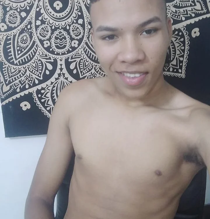 alexis_moreno18's Offline XXX Chat