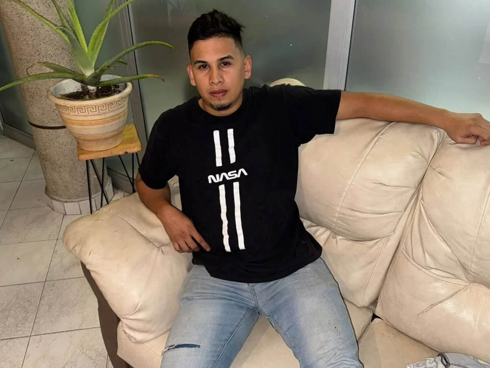 Chatroom XXX hors ligne de David_Blass