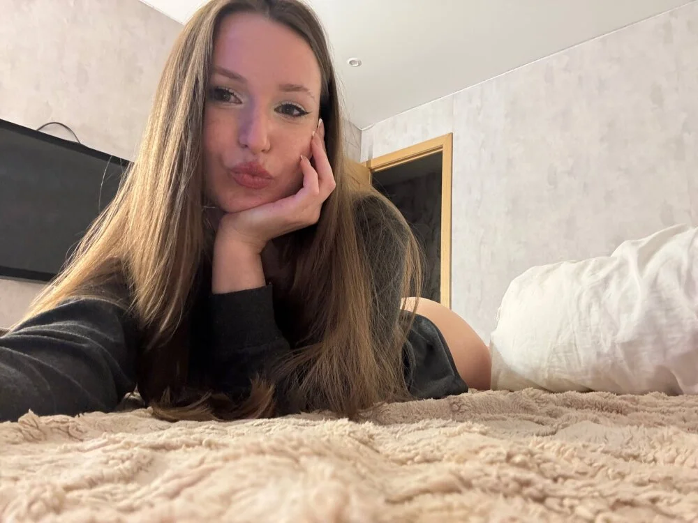 Malika_Raspberry Adlı Modelin Çevrimdışı XXX Sohbeti