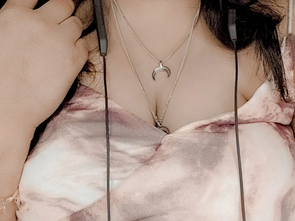 Silent_eyes1312 Obrolan XXX Offline