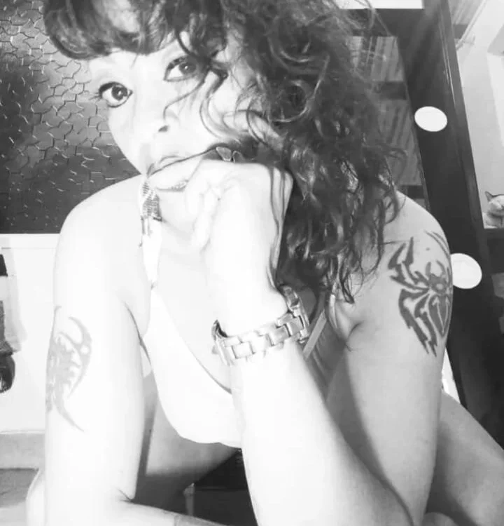 matina_33's Offline XXX Chat