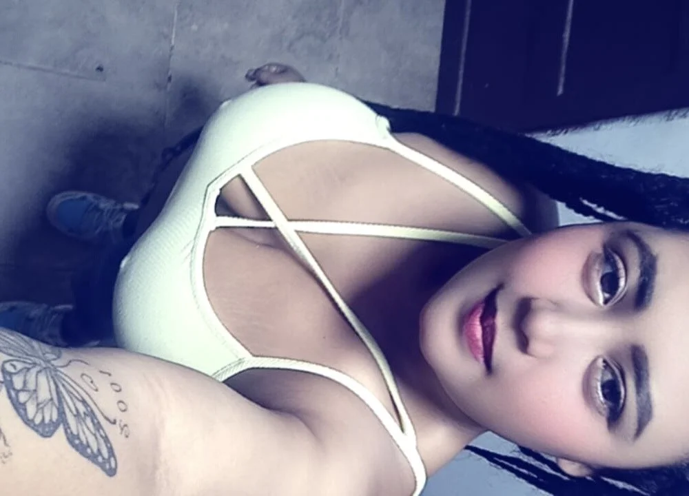 kiiaraa_ offline chatrum