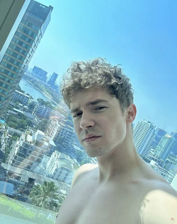 ห้องแชทออฟไลน์ของ carter_frost