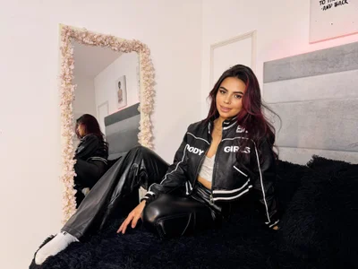 Khloe_es - Girl 