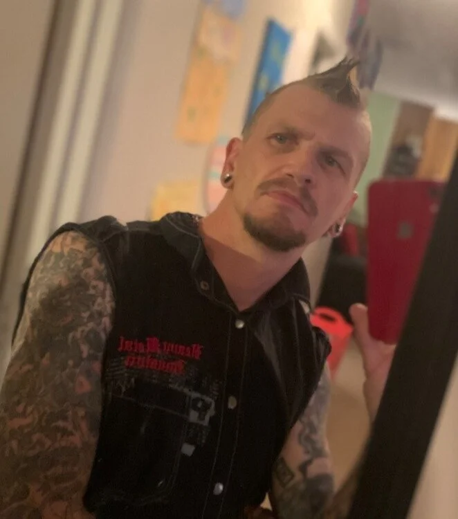 DrenchedScream5370_iml's Offline XXX Chat