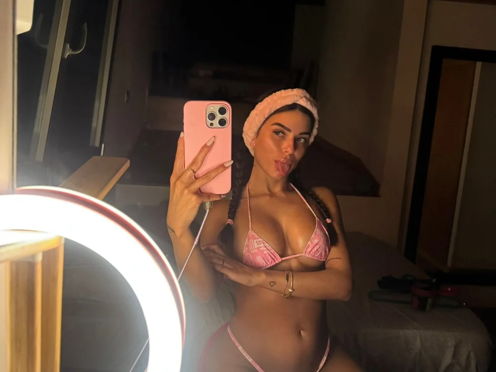 miaabelluccii Chat XXX offline