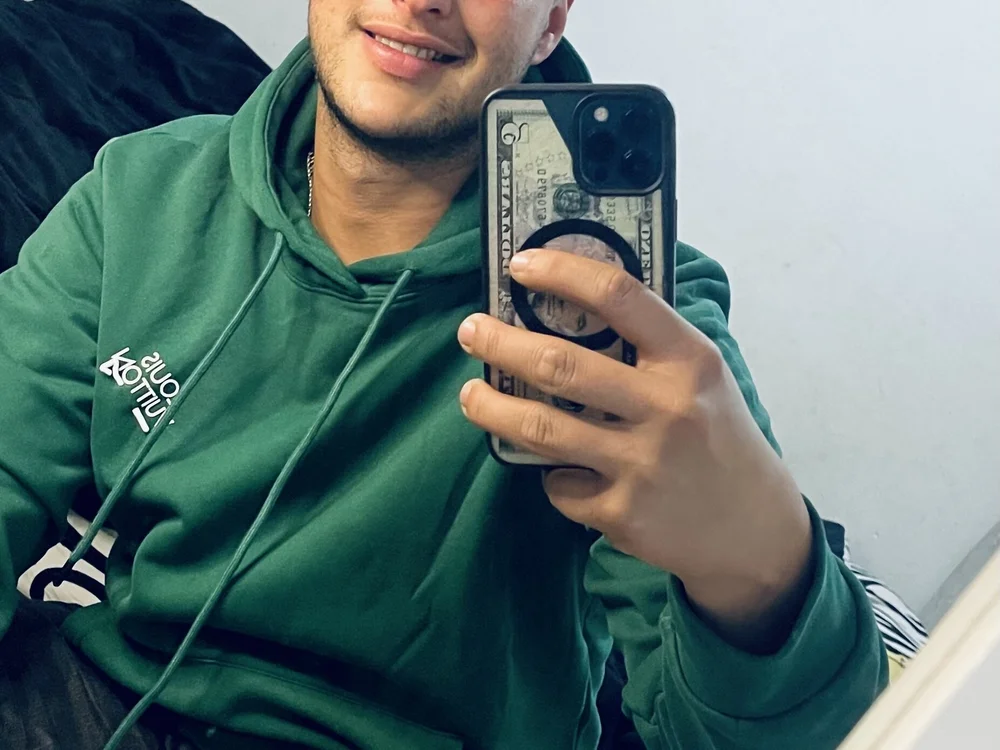 Latino_jr's Offline XXX Chat